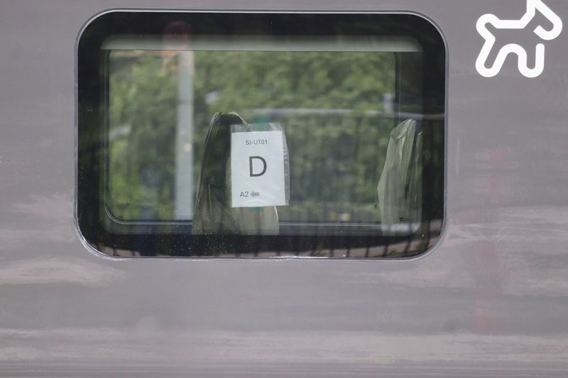 Gloednieuwe Zweedse Civity door Nederland getrokken